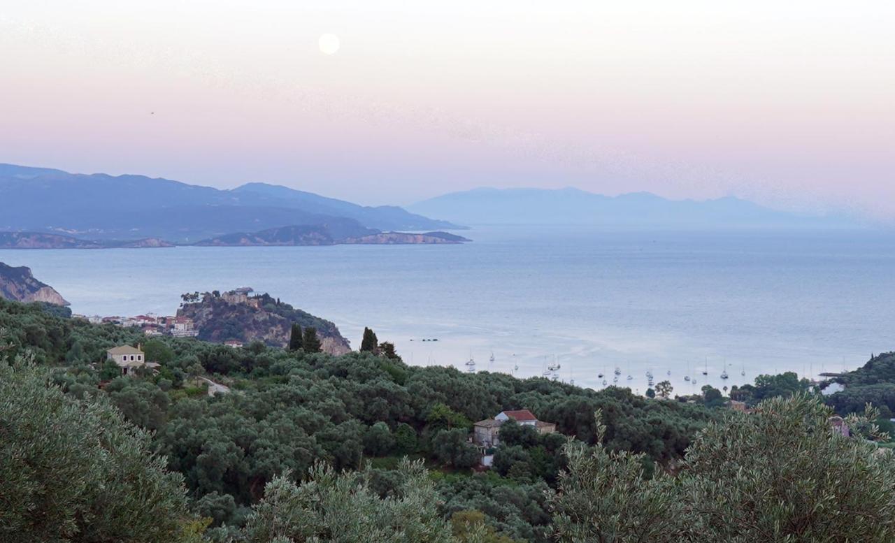 Moonlight Suites Parga Esterno foto