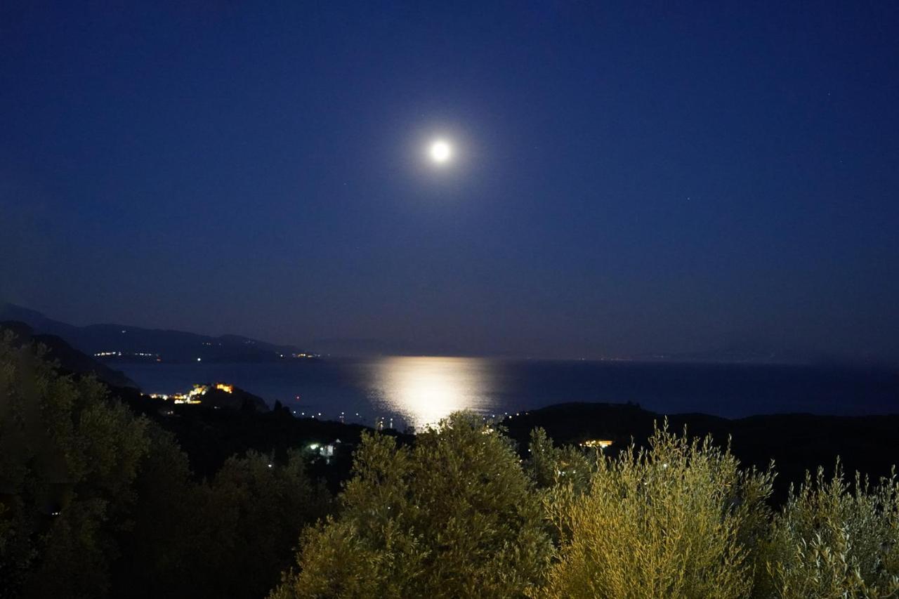 Moonlight Suites Parga Esterno foto
