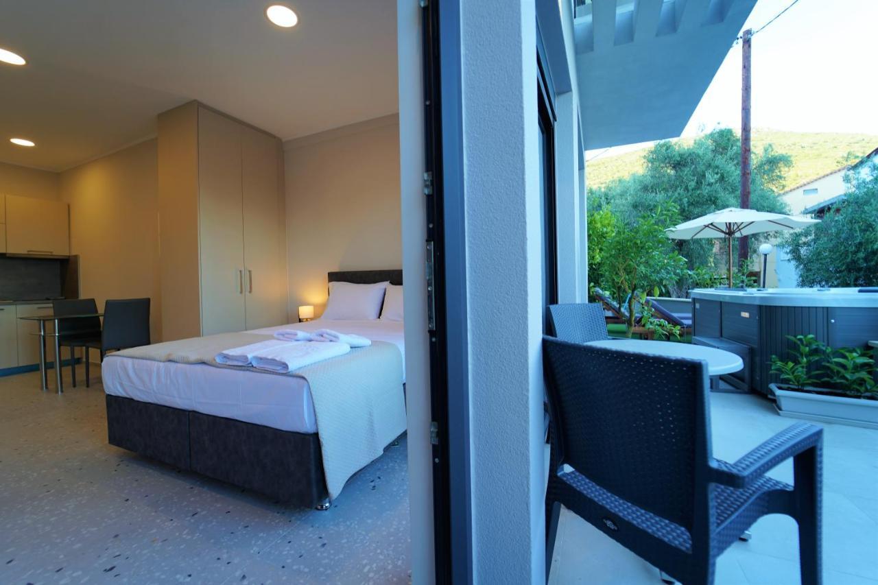 Moonlight Suites Parga Esterno foto
