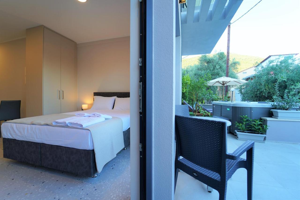 Moonlight Suites Parga Esterno foto