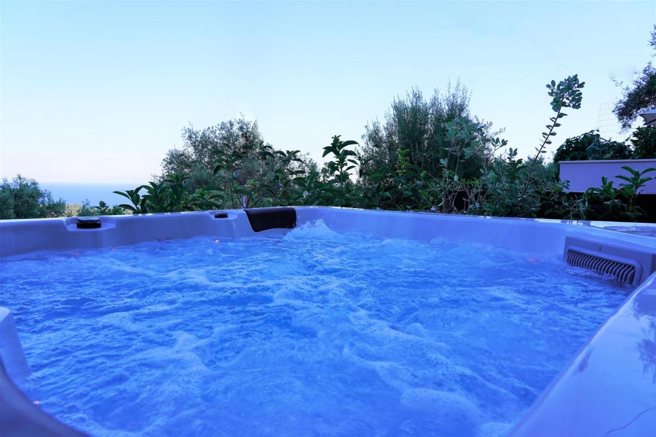 Moonlight Suites Parga Esterno foto